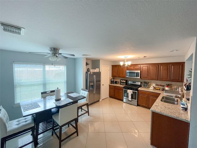 2642 Skyview Ridge Court, Houston, TX 77047