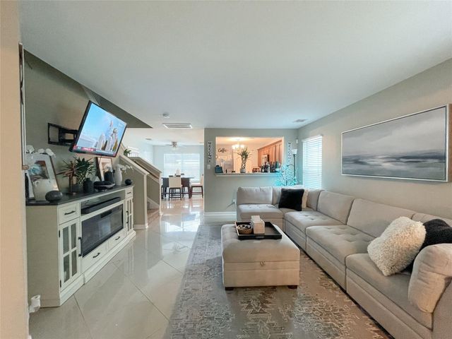 2642 Skyview Ridge Court, Houston, TX 77047