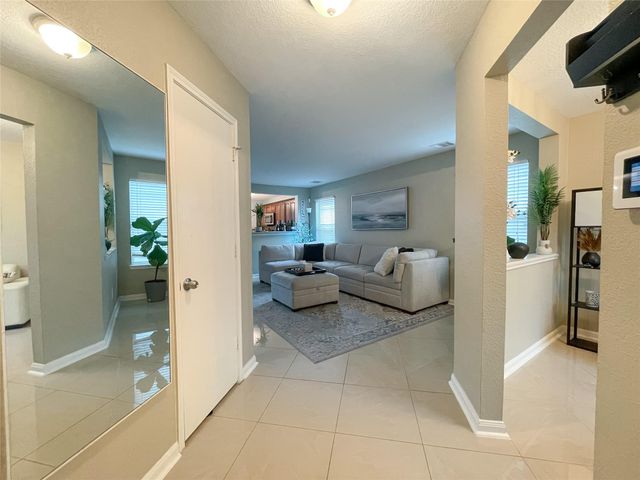 2642 Skyview Ridge Court, Houston, TX 77047