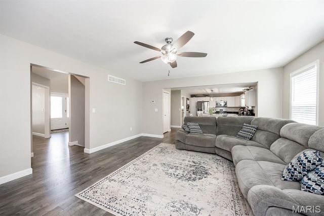 3448 Dakota Drive, Shiloh, IL 62221