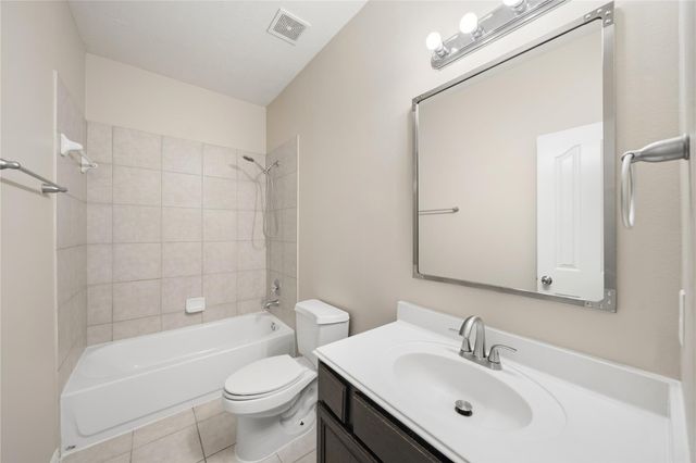 24503 Lakecrest Bend Drive, Katy, TX 77493