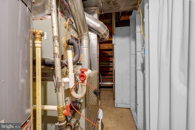 110 E TAYLOR RUN PKWY, Alexandria, VA 22314