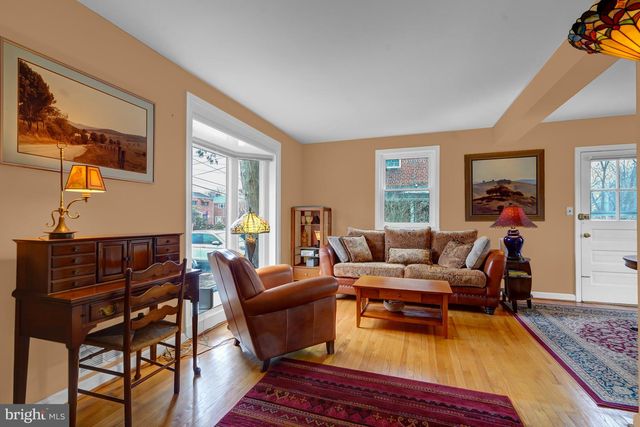 110 E TAYLOR RUN PKWY, Alexandria, VA 22314