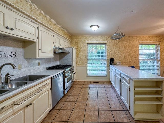 1218 Benson Drive, Norman, OK 73071