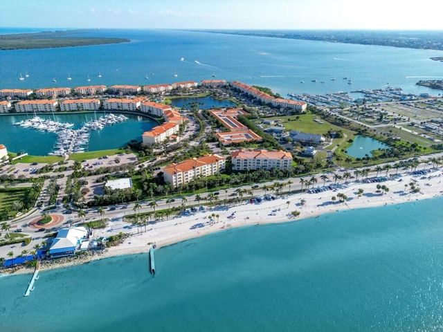 12 Harbour Isle Drive W 204, Fort Pierce, FL 34949