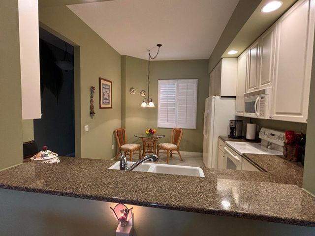 12 Harbour Isle Drive W 204, Fort Pierce, FL 34949