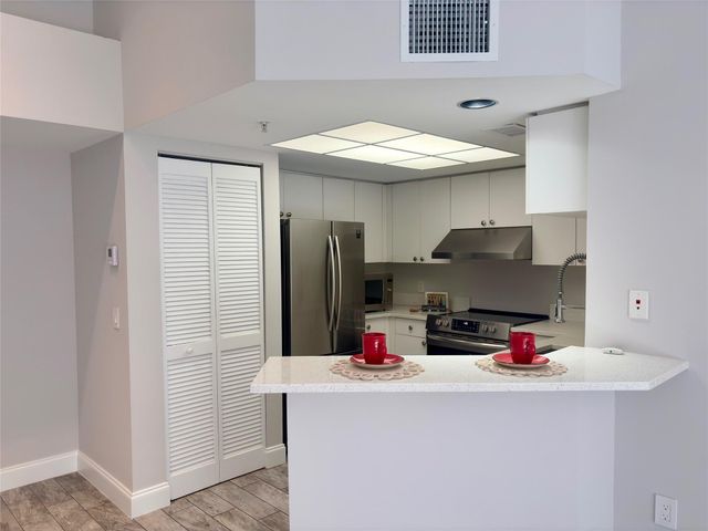 2119 SE 10th Ave 910, Fort Lauderdale, FL 33316