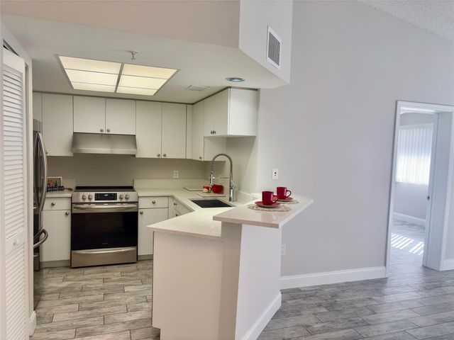 2119 SE 10th Ave 910, Fort Lauderdale, FL 33316