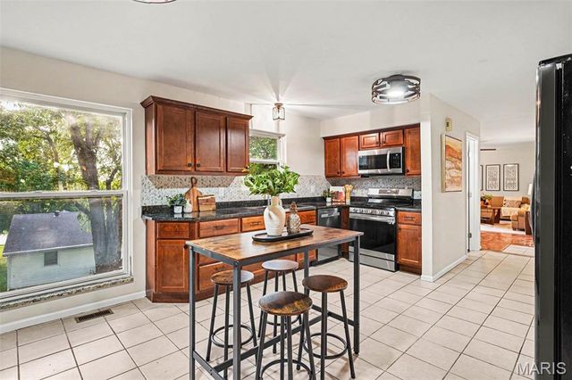 591 Summit Hills Drive, Fenton, MO 63026