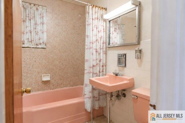 413 Belgrade Street, Avenel, NJ 07001