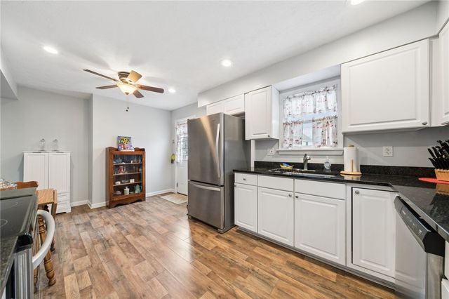 605 W Grant St, Houston, PA 15342