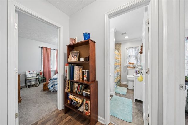 605 W Grant St, Houston, PA 15342