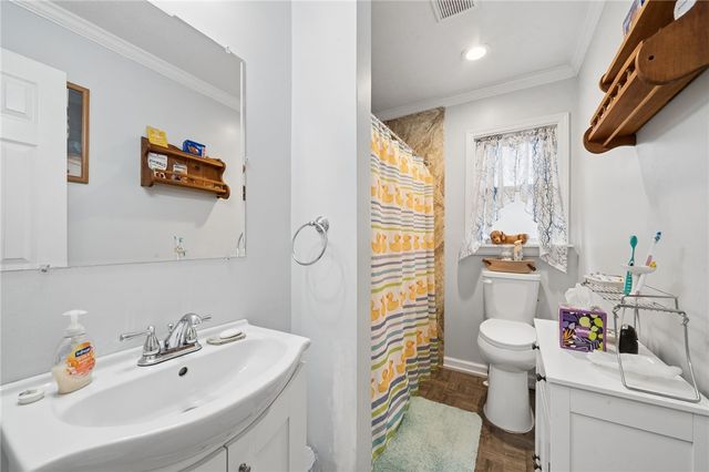 605 W Grant St, Houston, PA 15342