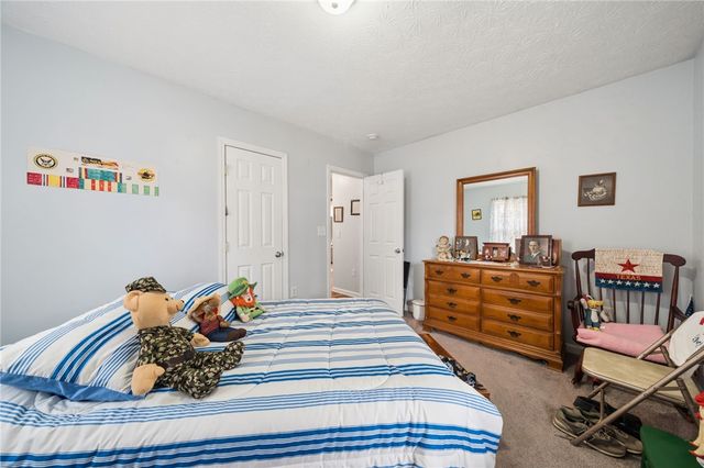 605 W Grant St, Houston, PA 15342