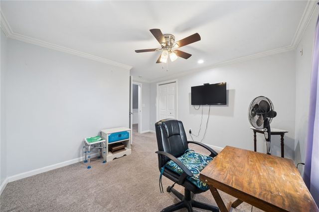 605 W Grant St, Houston, PA 15342