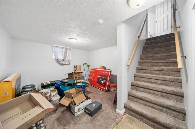 605 W Grant St, Houston, PA 15342