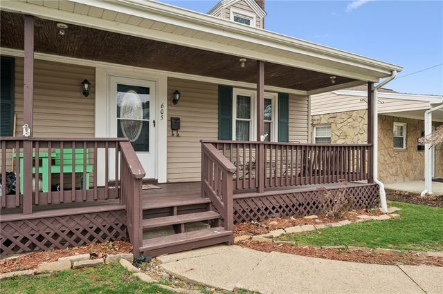 605 W Grant St, Houston, PA 15342