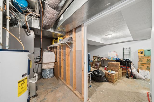 605 W Grant St, Houston, PA 15342