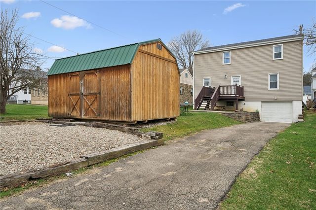 605 W Grant St, Houston, PA 15342