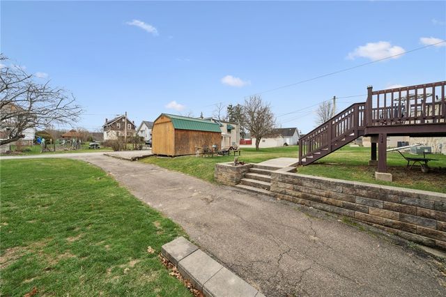 605 W Grant St, Houston, PA 15342