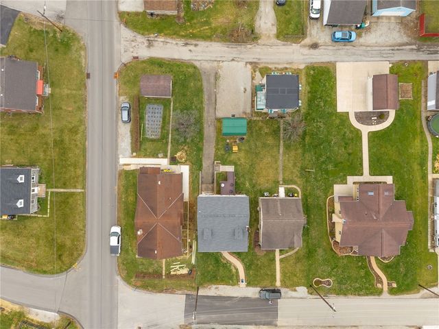 605 W Grant St, Houston, PA 15342