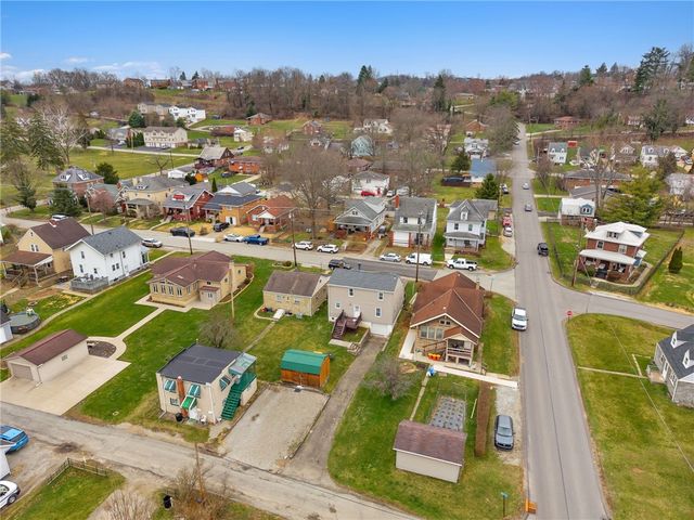 605 W Grant St, Houston, PA 15342