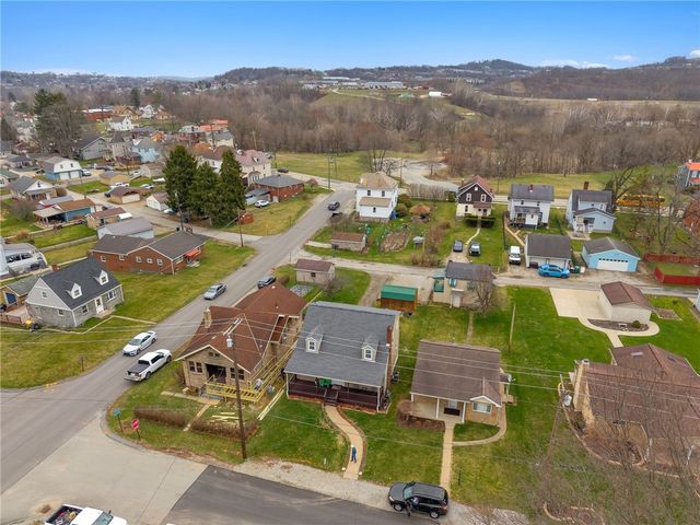 605 W Grant St, Houston, PA 15342