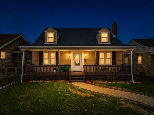 605 W Grant St, Houston, PA 15342