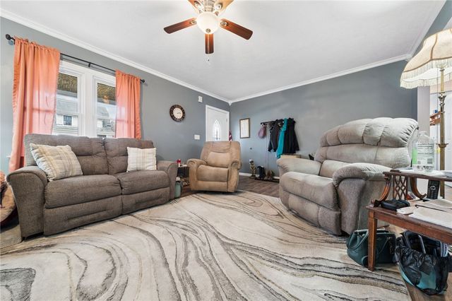 605 W Grant St, Houston, PA 15342