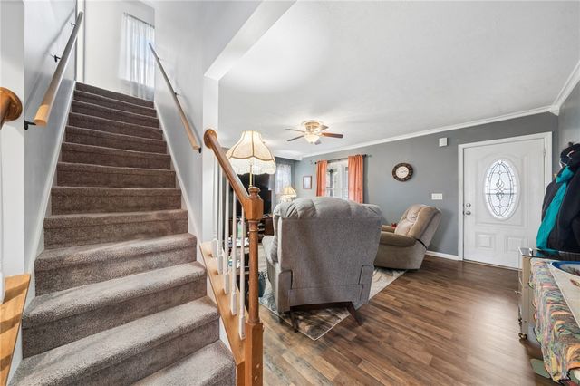 605 W Grant St, Houston, PA 15342