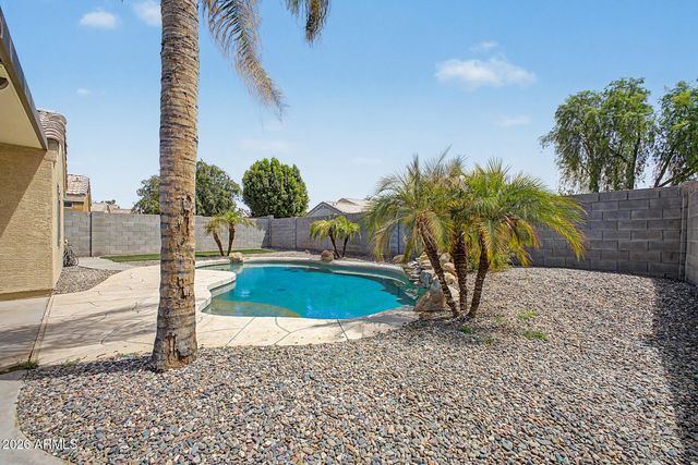 1687 E CHEYENNE Street, Gilbert, AZ 85296
