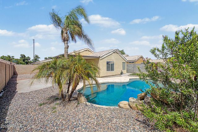 1687 E CHEYENNE Street, Gilbert, AZ 85296