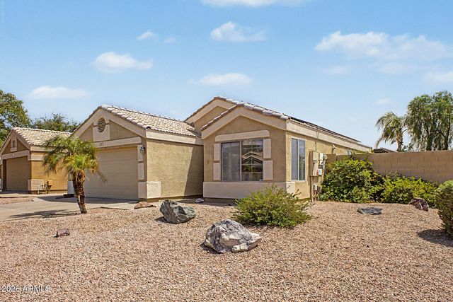 1687 E CHEYENNE Street, Gilbert, AZ 85296