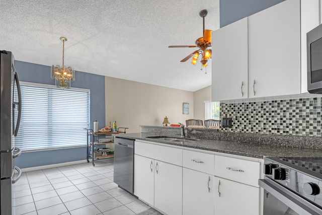 4941 Broadstone Circle, West Palm Beach, FL 33417