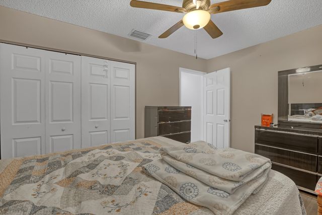 4941 Broadstone Circle, West Palm Beach, FL 33417