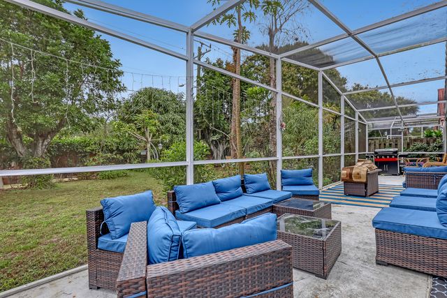 4941 Broadstone Circle, West Palm Beach, FL 33417