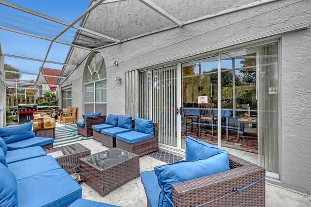 4941 Broadstone Circle, West Palm Beach, FL 33417