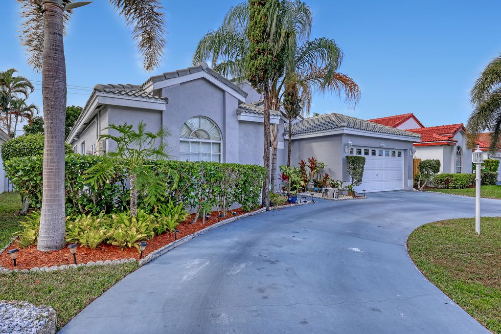 4941 Broadstone Circle, West Palm Beach, FL 33417