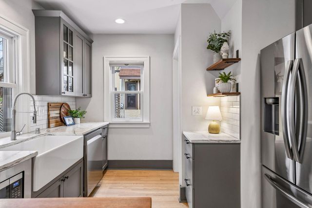 23 W 48th Street, Minneapolis, MN 55419