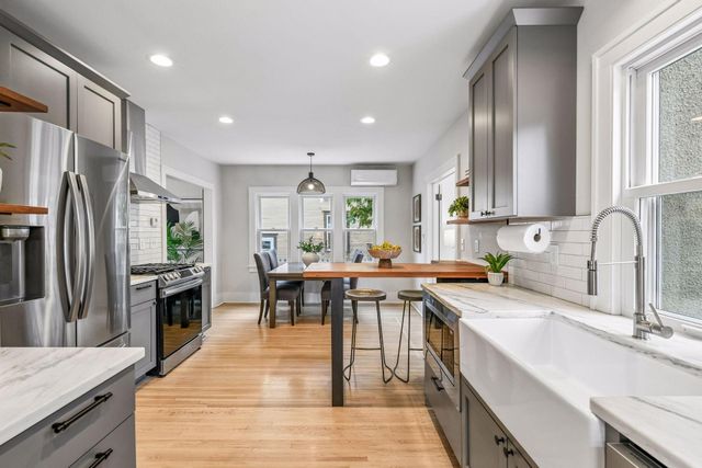 23 W 48th Street, Minneapolis, MN 55419