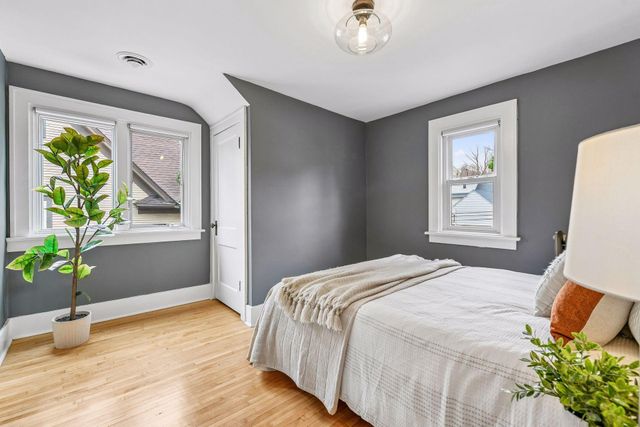 23 W 48th Street, Minneapolis, MN 55419