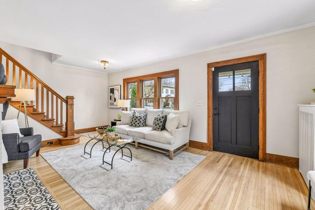 23 W 48th Street, Minneapolis, MN 55419