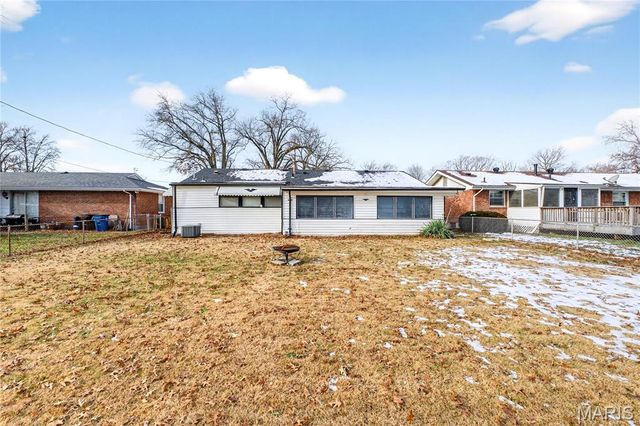 300 Royce Drive, St Louis, MO 63135