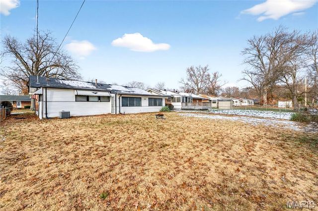 300 Royce Drive, St Louis, MO 63135