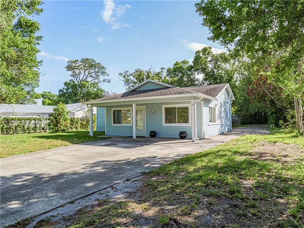 2021 Balboa Avenue, Vero Beach, FL 32960