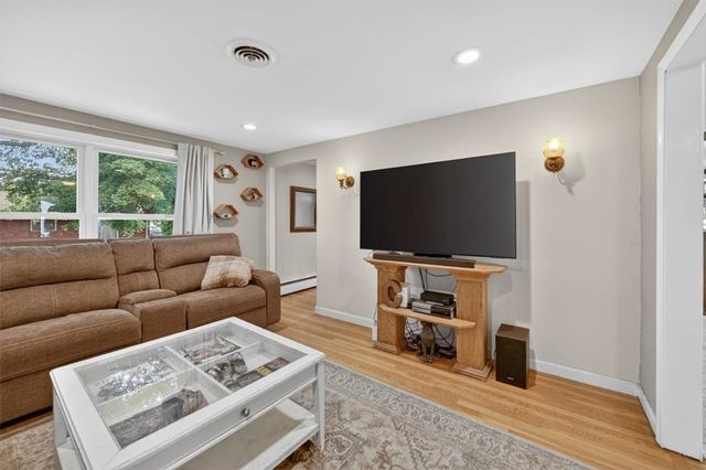 165 Salem Avenue, Cranston, RI 02920