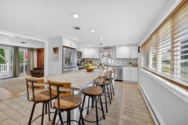 165 Salem Avenue, Cranston, RI 02920
