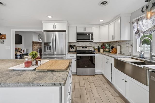 165 Salem Avenue, Cranston, RI 02920