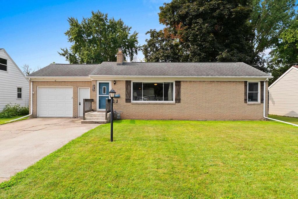 1428 HASTINGS STREET, Green Bay, WI 54301
