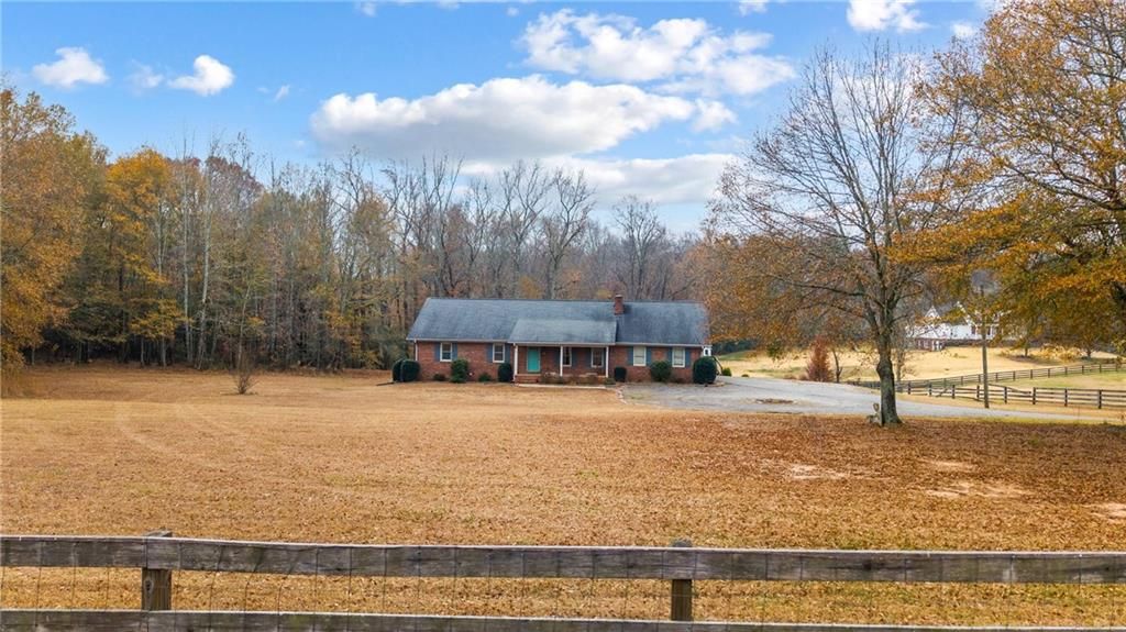 Image 1 of property listing at 4775 Sewell Road, Cumming, GA 30028